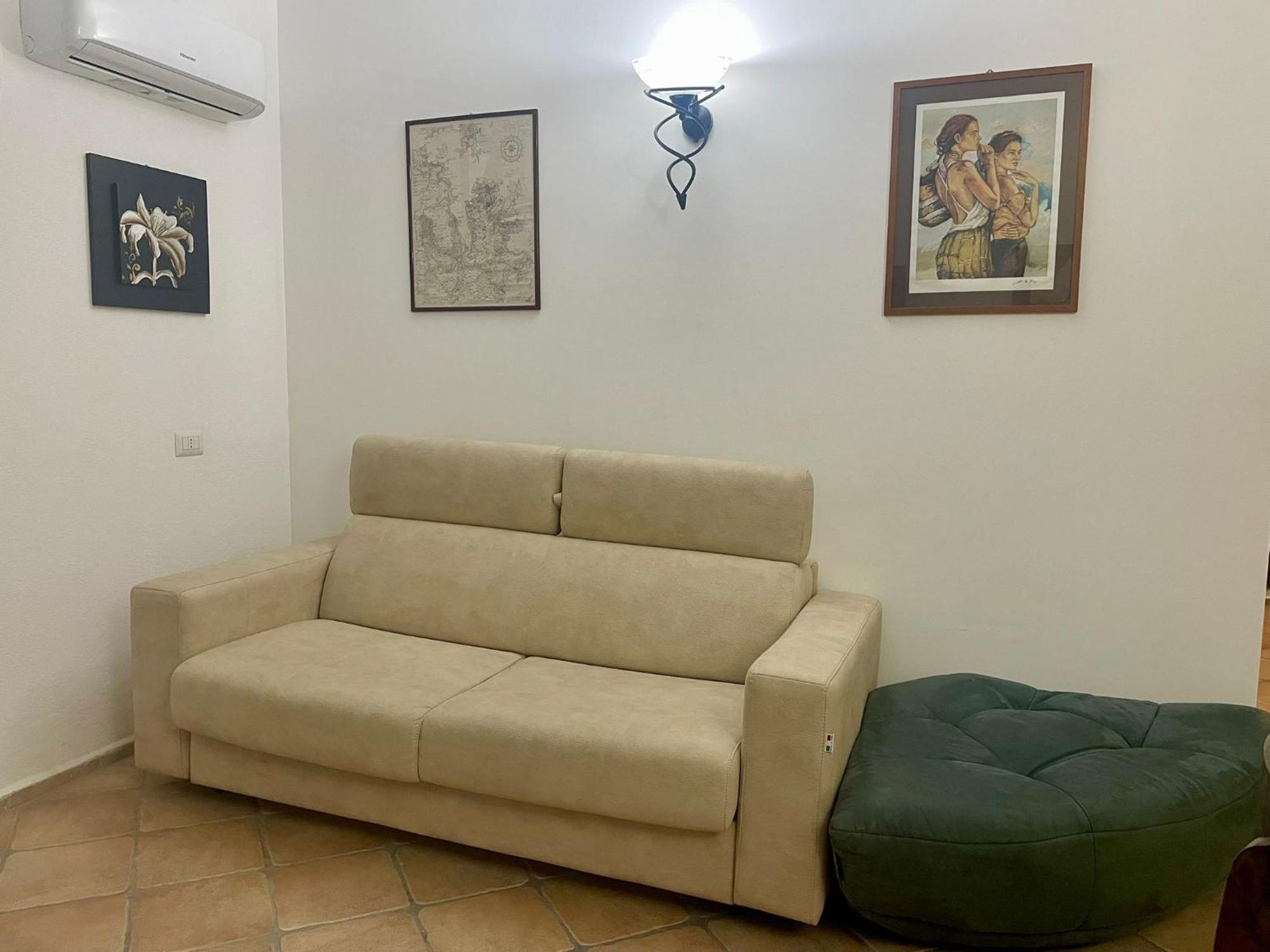 Looney Tunes Home Olbia Exterior photo