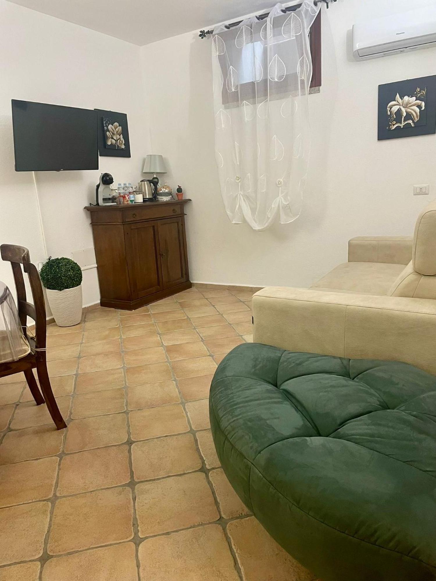 Looney Tunes Home Olbia Exterior photo